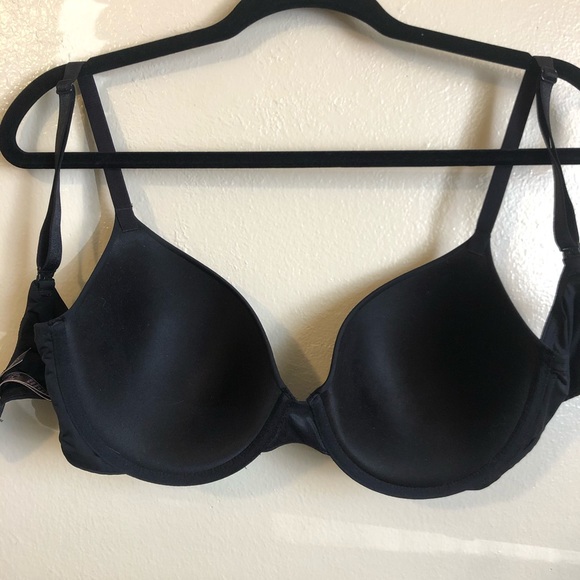 SOLD Black VS T-Shirt Lightly Lined Demi Bra - Picture 3 of 4